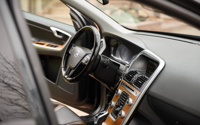 Volvo XC 60 cena 85500 przebieg: 107792, rok produkcji 2015 z Kielce małe 56